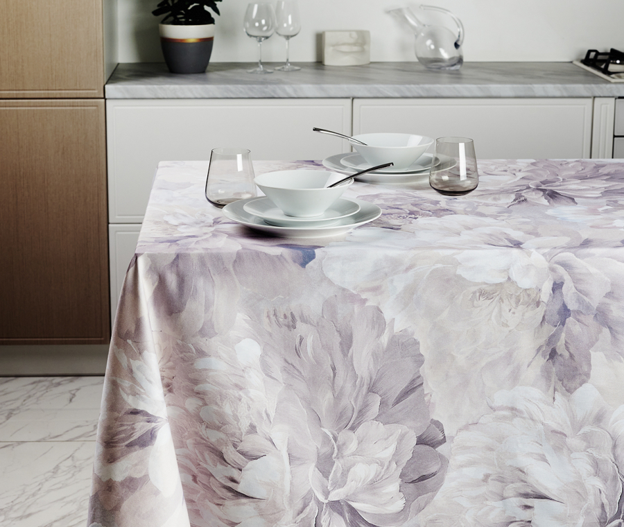 Kamilla Tablecloth