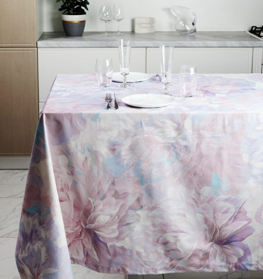 Kamilla Tablecloth