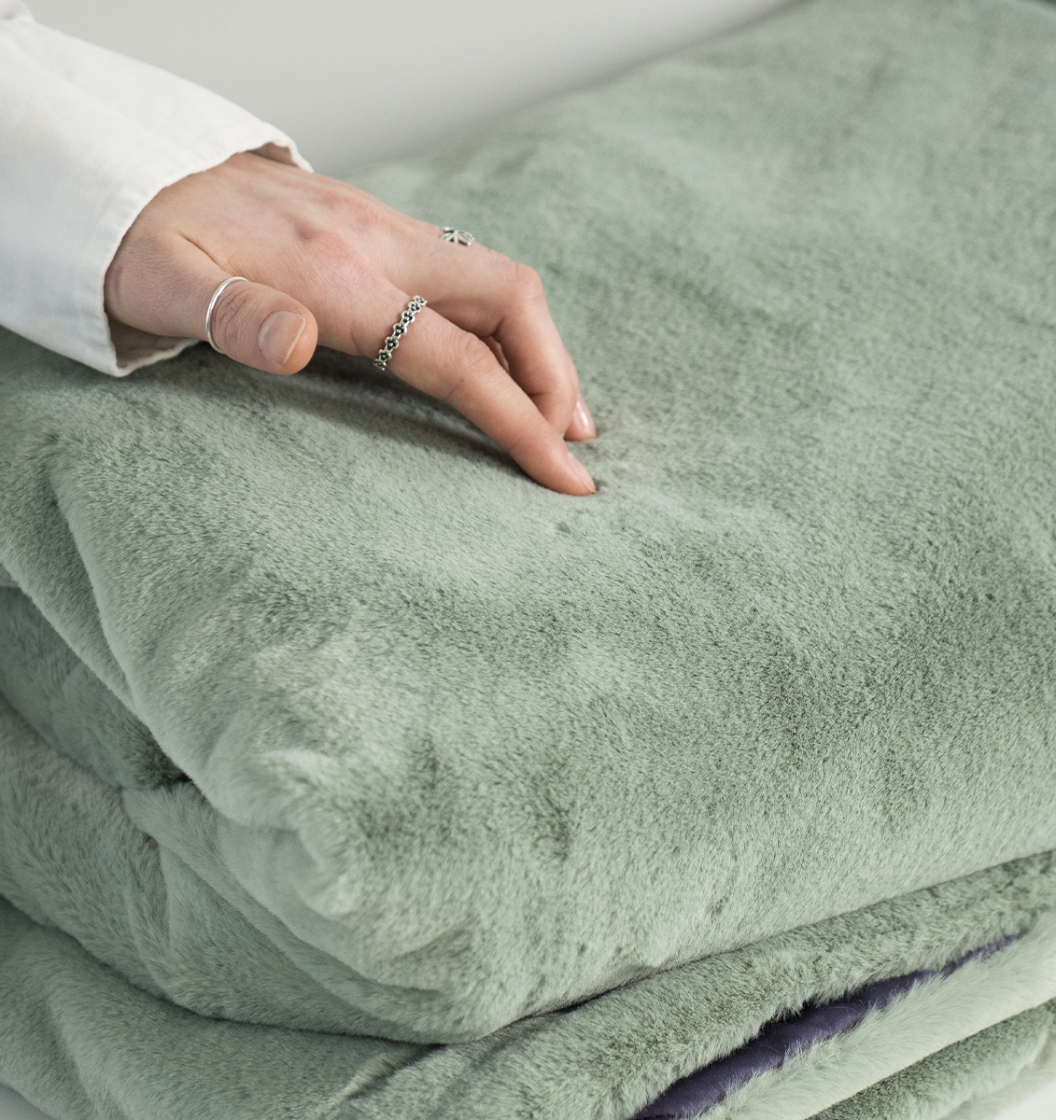 OLIVE GREEN fur plaid