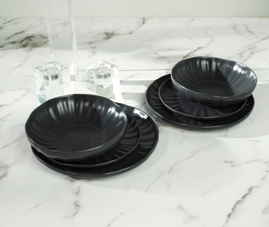 Set of plates LOTUS (black)